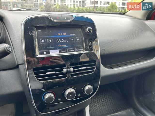 Червоний Рено Кліо, об'ємом двигуна 0.9 л та пробігом 199 тис. км за 5500 $, фото 17 на Automoto.ua