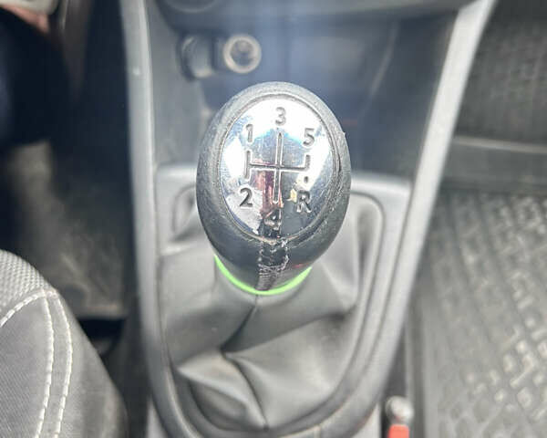 Червоний Рено Кліо, об'ємом двигуна 0.9 л та пробігом 199 тис. км за 5500 $, фото 20 на Automoto.ua