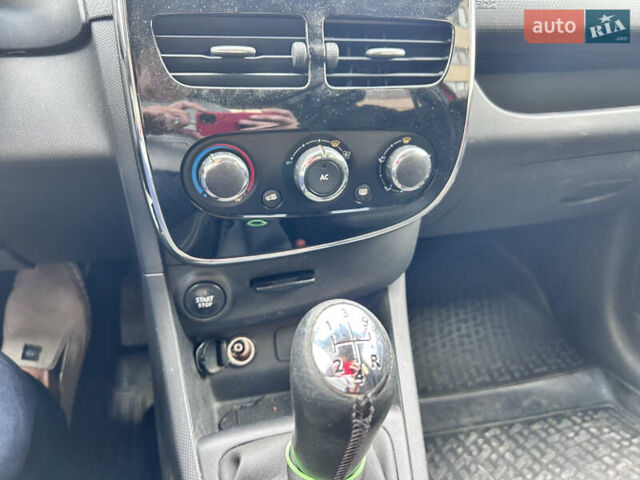 Червоний Рено Кліо, об'ємом двигуна 0.9 л та пробігом 199 тис. км за 5500 $, фото 16 на Automoto.ua