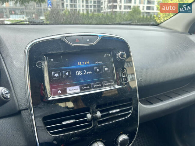 Червоний Рено Кліо, об'ємом двигуна 0.9 л та пробігом 199 тис. км за 5500 $, фото 21 на Automoto.ua