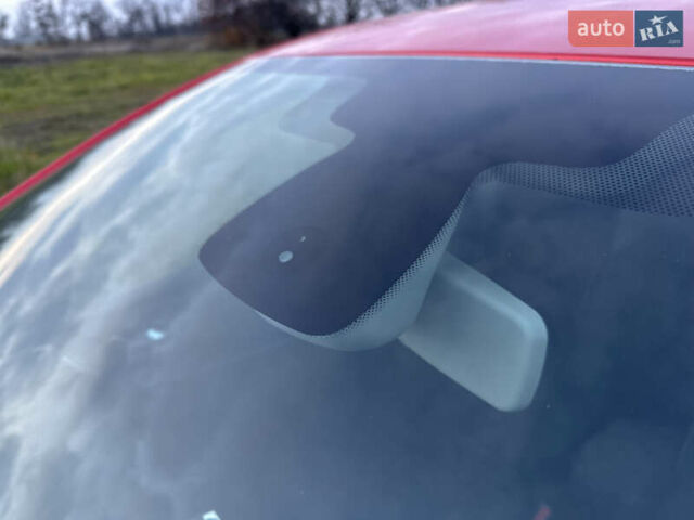 Красный Рено Клио, объемом двигателя 1.5 л и пробегом 195 тыс. км за 9300 $, фото 28 на Automoto.ua