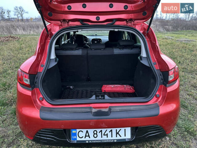 Красный Рено Клио, объемом двигателя 1.5 л и пробегом 195 тыс. км за 9300 $, фото 15 на Automoto.ua