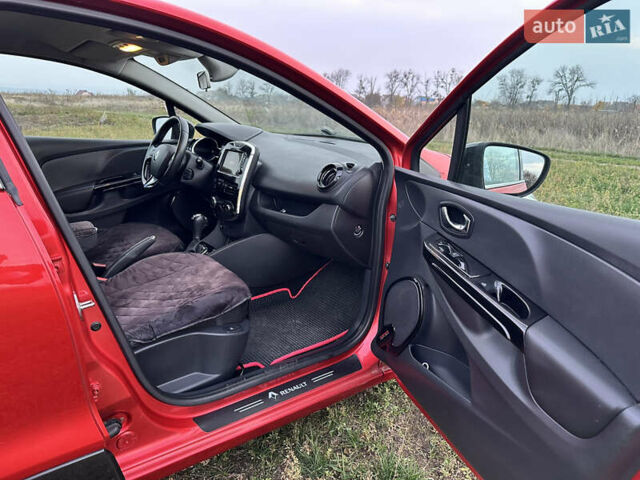 Красный Рено Клио, объемом двигателя 1.5 л и пробегом 195 тыс. км за 9300 $, фото 12 на Automoto.ua