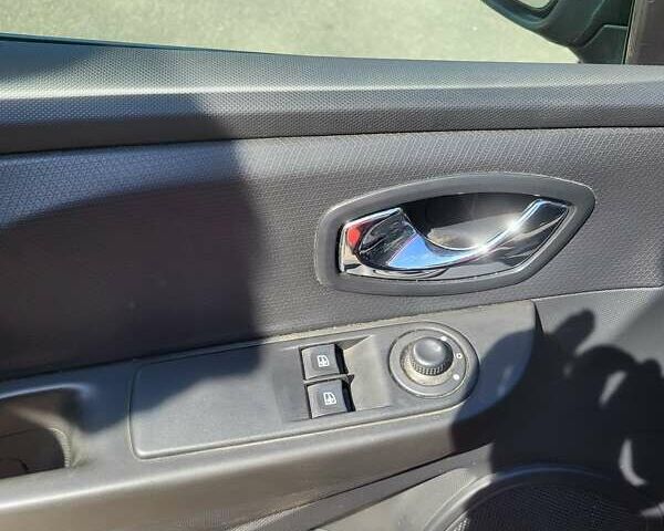 Червоний Рено Кліо, об'ємом двигуна 1.15 л та пробігом 135 тис. км за 6300 $, фото 8 на Automoto.ua