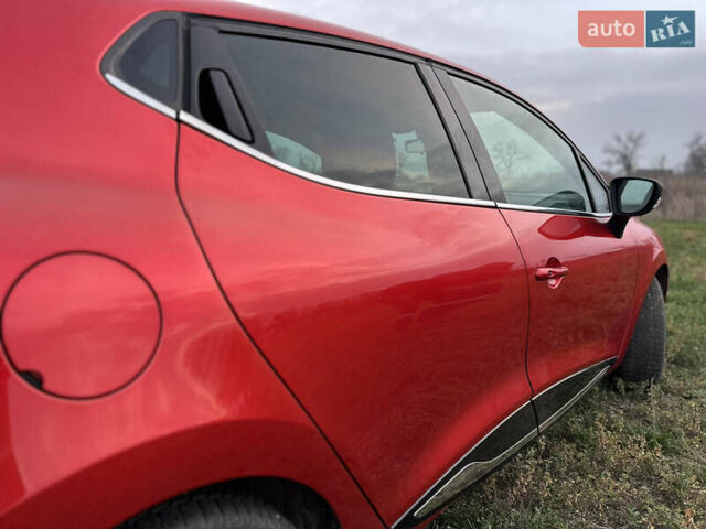Красный Рено Клио, объемом двигателя 1.5 л и пробегом 195 тыс. км за 9300 $, фото 5 на Automoto.ua