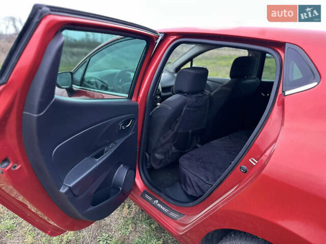 Красный Рено Клио, объемом двигателя 1.5 л и пробегом 195 тыс. км за 9300 $, фото 13 на Automoto.ua