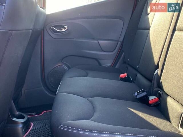 Красный Рено Клио, объемом двигателя 0.9 л и пробегом 184 тыс. км за 7290 $, фото 15 на Automoto.ua