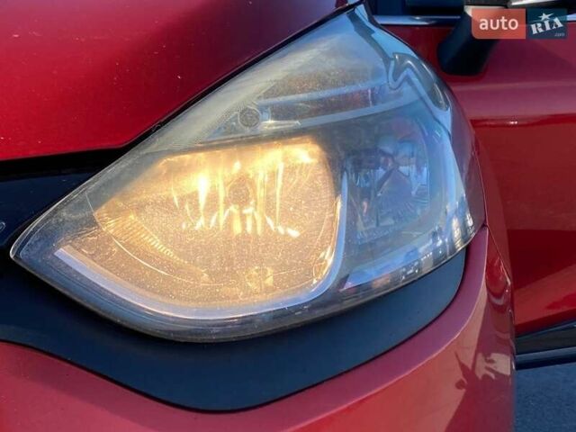 Красный Рено Клио, объемом двигателя 0.9 л и пробегом 184 тыс. км за 7290 $, фото 8 на Automoto.ua