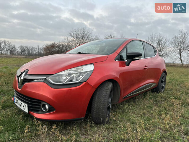 Красный Рено Клио, объемом двигателя 1.5 л и пробегом 195 тыс. км за 9300 $, фото 1 на Automoto.ua