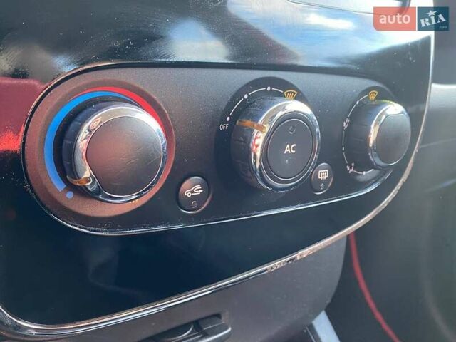 Красный Рено Клио, объемом двигателя 0.9 л и пробегом 184 тыс. км за 7290 $, фото 14 на Automoto.ua