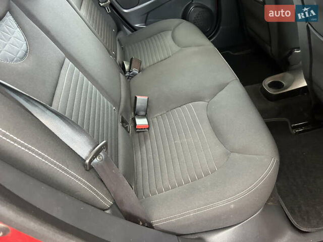 Червоний Рено Кліо, об'ємом двигуна 1.2 л та пробігом 167 тис. км за 9200 $, фото 52 на Automoto.ua