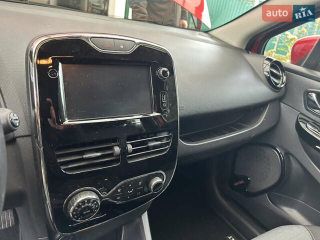 Червоний Рено Кліо, об'ємом двигуна 1.2 л та пробігом 167 тис. км за 9200 $, фото 26 на Automoto.ua