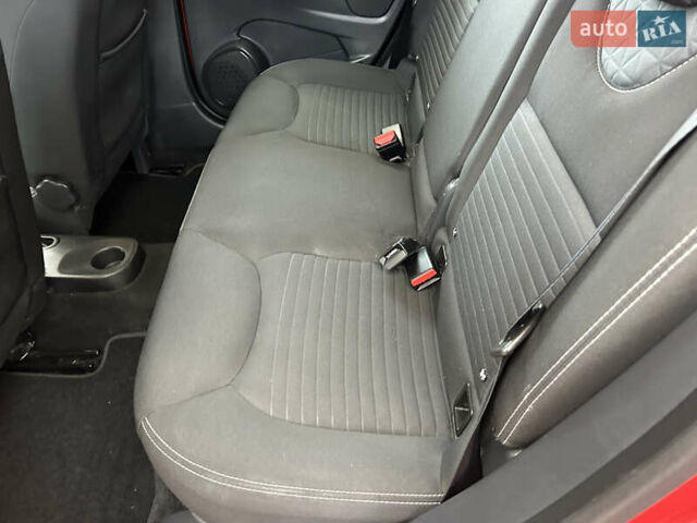 Червоний Рено Кліо, об'ємом двигуна 1.2 л та пробігом 167 тис. км за 9200 $, фото 45 на Automoto.ua