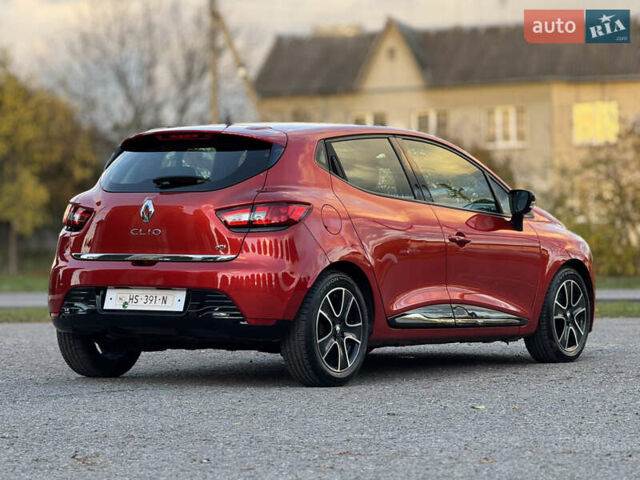 Рено Кліо 2015 у Дубно на Automoto.ua Червоний Рено Кліо, об'ємом двигуна 1.5 л та пробігом 200 тис. км за 8350 $, фото 26 на Automoto.ua
