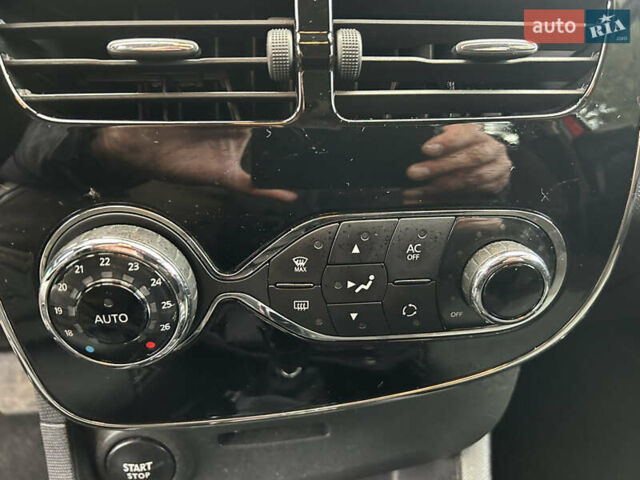 Червоний Рено Кліо, об'ємом двигуна 1.2 л та пробігом 167 тис. км за 9200 $, фото 29 на Automoto.ua