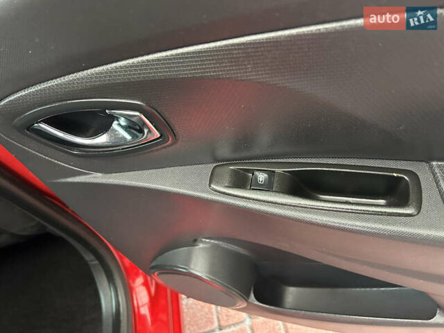 Червоний Рено Кліо, об'ємом двигуна 1.2 л та пробігом 167 тис. км за 9200 $, фото 55 на Automoto.ua