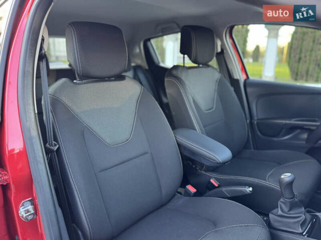 Рено Кліо 2015 у Дубно на Automoto.ua Червоний Рено Кліо, об'ємом двигуна 1.5 л та пробігом 200 тис. км за 8350 $, фото 60 на Automoto.ua