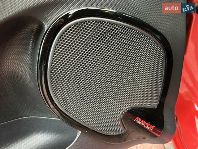 Червоний Рено Кліо, об'ємом двигуна 1.2 л та пробігом 167 тис. км за 9200 $, фото 42 на Automoto.ua