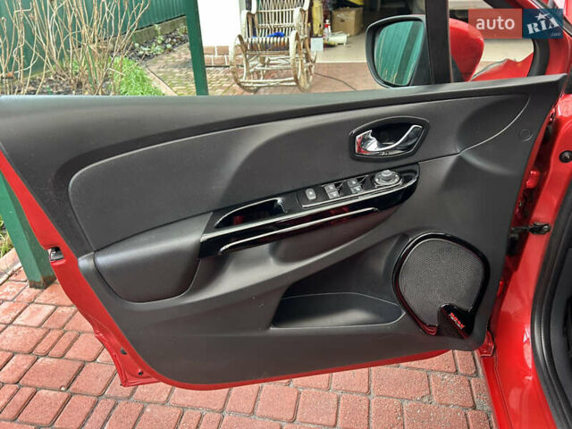 Червоний Рено Кліо, об'ємом двигуна 1.2 л та пробігом 167 тис. км за 9200 $, фото 39 на Automoto.ua