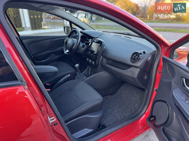 Рено Кліо 2015 у Дубно на Automoto.ua Червоний Рено Кліо, об'ємом двигуна 1.5 л та пробігом 200 тис. км за 8350 $, фото 53 на Automoto.ua