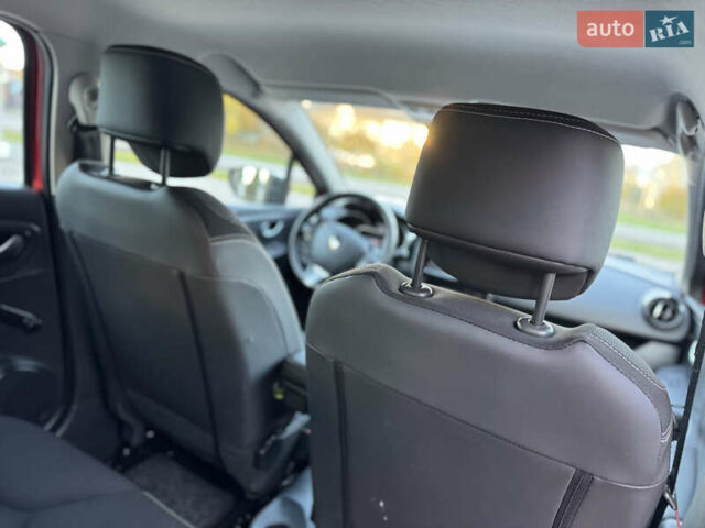 Рено Кліо 2015 у Дубно на Automoto.ua Червоний Рено Кліо, об'ємом двигуна 1.5 л та пробігом 200 тис. км за 8350 $, фото 63 на Automoto.ua