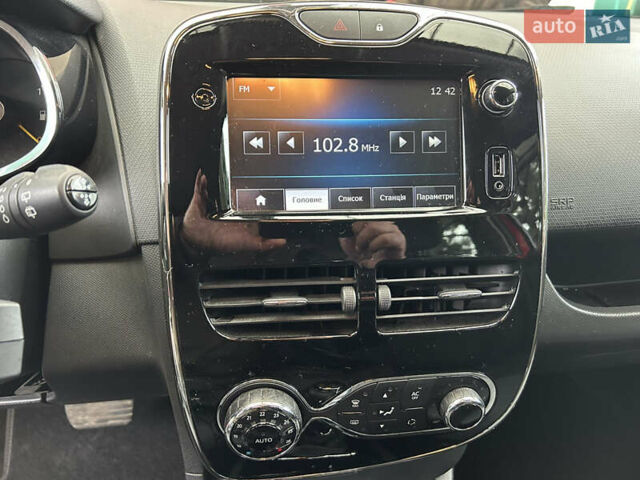 Червоний Рено Кліо, об'ємом двигуна 1.2 л та пробігом 167 тис. км за 9200 $, фото 28 на Automoto.ua