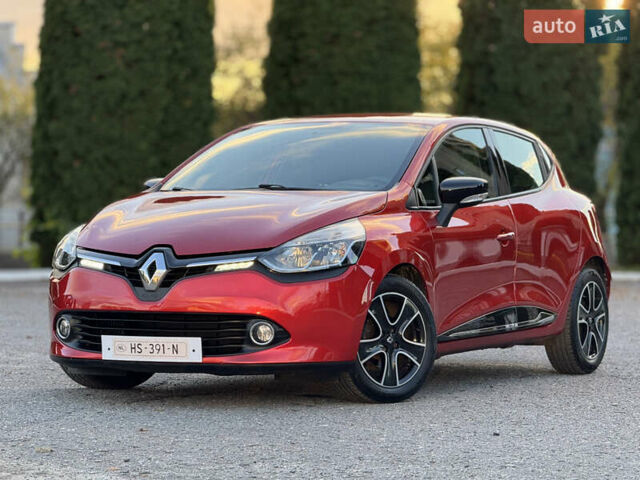 Рено Кліо 2015 у Дубно на Automoto.ua Червоний Рено Кліо, об'ємом двигуна 1.5 л та пробігом 200 тис. км за 8350 $, фото 39 на Automoto.ua