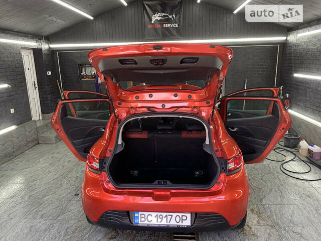 Красный Рено Клио, объемом двигателя 1.5 л и пробегом 242 тыс. км за 7350 $, фото 6 на Automoto.ua
