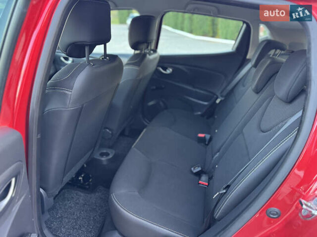 Рено Кліо 2015 у Дубно на Automoto.ua Червоний Рено Кліо, об'ємом двигуна 1.5 л та пробігом 200 тис. км за 8350 $, фото 64 на Automoto.ua