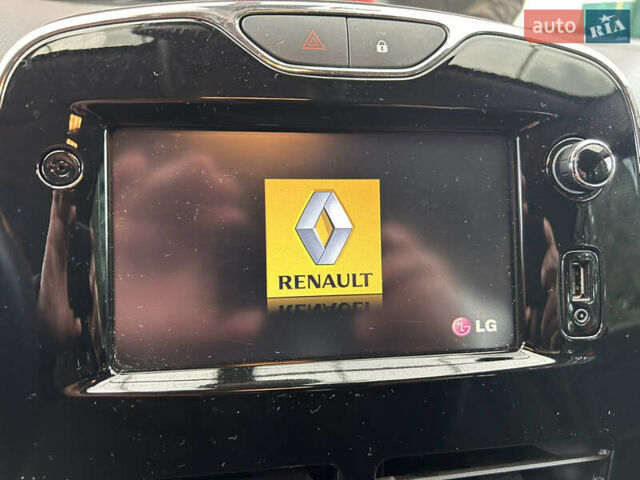 Червоний Рено Кліо, об'ємом двигуна 1.2 л та пробігом 167 тис. км за 9200 $, фото 27 на Automoto.ua