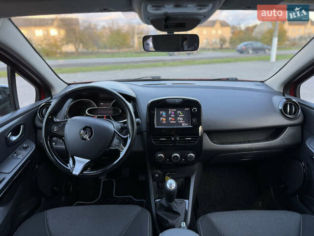 Рено Кліо 2015 у Дубно на Automoto.ua Червоний Рено Кліо, об'ємом двигуна 1.5 л та пробігом 200 тис. км за 8350 $, фото 70 на Automoto.ua