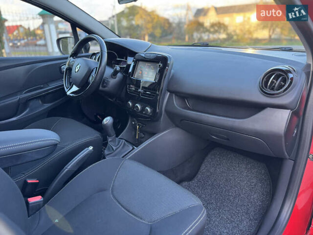 Рено Кліо 2015 у Дубно на Automoto.ua Червоний Рено Кліо, об'ємом двигуна 1.5 л та пробігом 200 тис. км за 8350 $, фото 57 на Automoto.ua