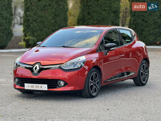 Рено Кліо 2015 у Дубно на Automoto.ua Червоний Рено Кліо, об'ємом двигуна 1.5 л та пробігом 200 тис. км за 8350 $, фото 5 на Automoto.ua