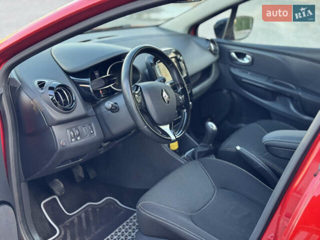 Рено Кліо 2015 у Дубно на Automoto.ua Червоний Рено Кліо, об'ємом двигуна 1.5 л та пробігом 200 тис. км за 8350 $, фото 46 на Automoto.ua