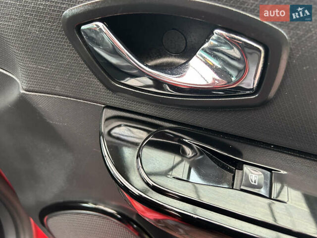 Червоний Рено Кліо, об'ємом двигуна 1.2 л та пробігом 167 тис. км за 9200 $, фото 62 на Automoto.ua