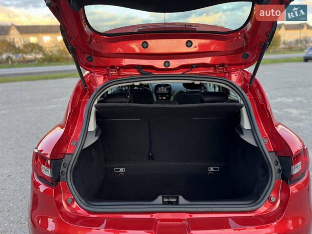 Рено Кліо 2015 у Дубно на Automoto.ua Червоний Рено Кліо, об'ємом двигуна 1.5 л та пробігом 200 тис. км за 8350 $, фото 72 на Automoto.ua