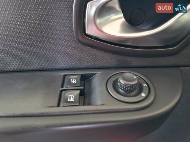 Червоний Рено Кліо, об'ємом двигуна 1.46 л та пробігом 220 тис. км за 7999 $, фото 26 на Automoto.ua