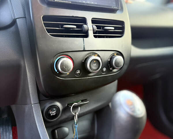 Червоний Рено Кліо, об'ємом двигуна 1.46 л та пробігом 222 тис. км за 7599 $, фото 15 на Automoto.ua