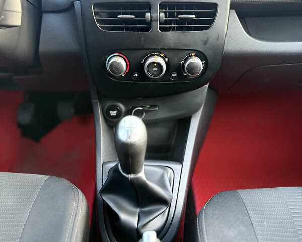 Червоний Рено Кліо, об'ємом двигуна 1.46 л та пробігом 222 тис. км за 7599 $, фото 10 на Automoto.ua