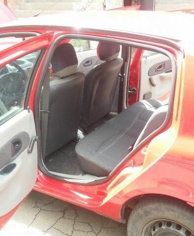 Червоний Рено Кліо, об'ємом двигуна 0 л та пробігом 118 тис. км за 4700 $, фото 3 на Automoto.ua