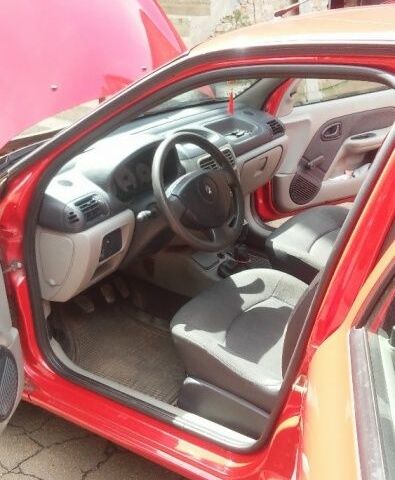 Червоний Рено Кліо, об'ємом двигуна 0 л та пробігом 118 тис. км за 4700 $, фото 2 на Automoto.ua