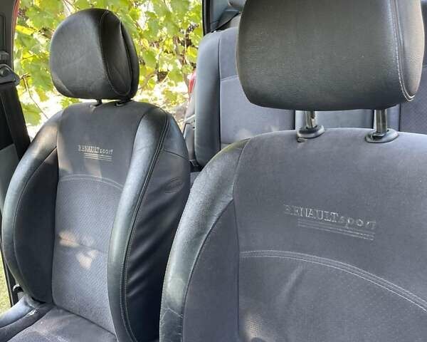 Червоний Рено Кліо, об'ємом двигуна 1.4 л та пробігом 242 тис. км за 3500 $, фото 12 на Automoto.ua