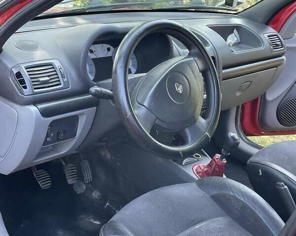 Червоний Рено Кліо, об'ємом двигуна 1.4 л та пробігом 242 тис. км за 3500 $, фото 13 на Automoto.ua