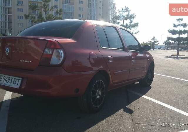 Красный Рено Клио, объемом двигателя 0 л и пробегом 203 тыс. км за 3800 $, фото 2 на Automoto.ua