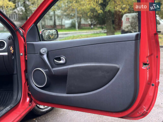 Рено Клио 2010 в Львове на Automoto.ua Красный Рено Клио, объемом двигателя 1.15 л и пробегом 205 тыс. км за 4950 $, фото 5 на Automoto.ua