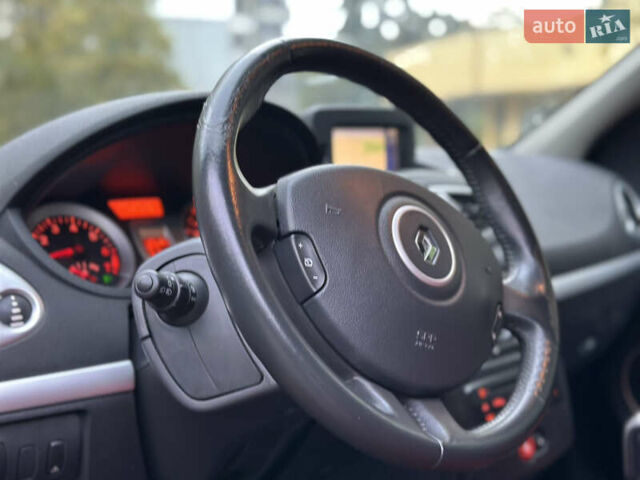 Рено Клио 2010 в Львове на Automoto.ua Красный Рено Клио, объемом двигателя 1.15 л и пробегом 205 тыс. км за 4950 $, фото 11 на Automoto.ua