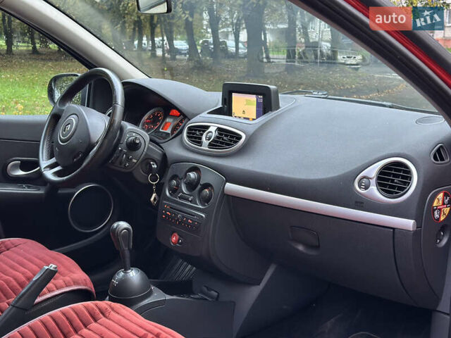 Рено Клио 2010 в Львове на Automoto.ua Красный Рено Клио, объемом двигателя 1.15 л и пробегом 205 тыс. км за 4950 $, фото 6 на Automoto.ua