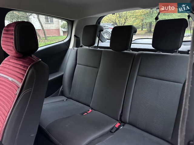 Рено Клио 2010 в Львове на Automoto.ua Красный Рено Клио, объемом двигателя 1.15 л и пробегом 205 тыс. км за 4950 $, фото 13 на Automoto.ua