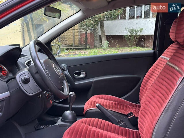 Рено Клио 2010 в Львове на Automoto.ua Красный Рено Клио, объемом двигателя 1.15 л и пробегом 205 тыс. км за 4950 $, фото 12 на Automoto.ua