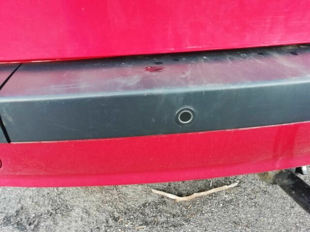 Красный Рено Клио, объемом двигателя 1.1 л и пробегом 202 тыс. км за 4900 $, фото 3 на Automoto.ua